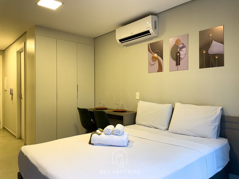 Studio for 2, balcony and leisure near the airport