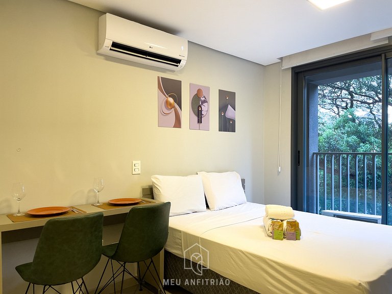 Studio for 2, balcony and leisure near the airport