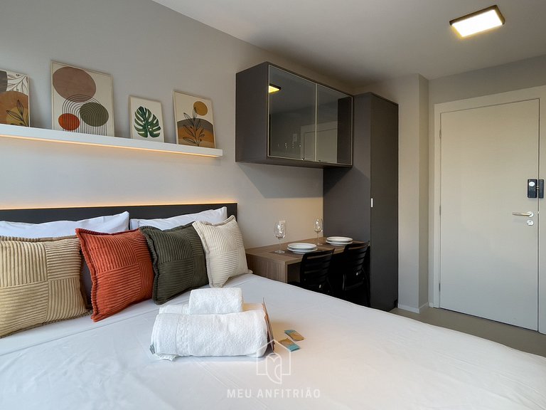 Queen bed and leisure near Congonhas Airport