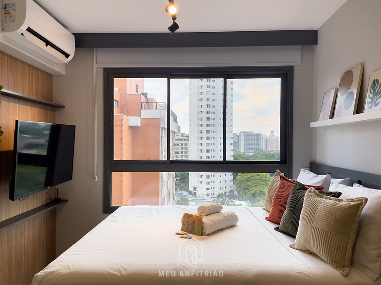 Queen bed and leisure near Congonhas Airport