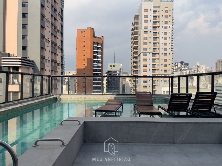 2 pessoas, lazer ao lado do metrô Oscar Freire