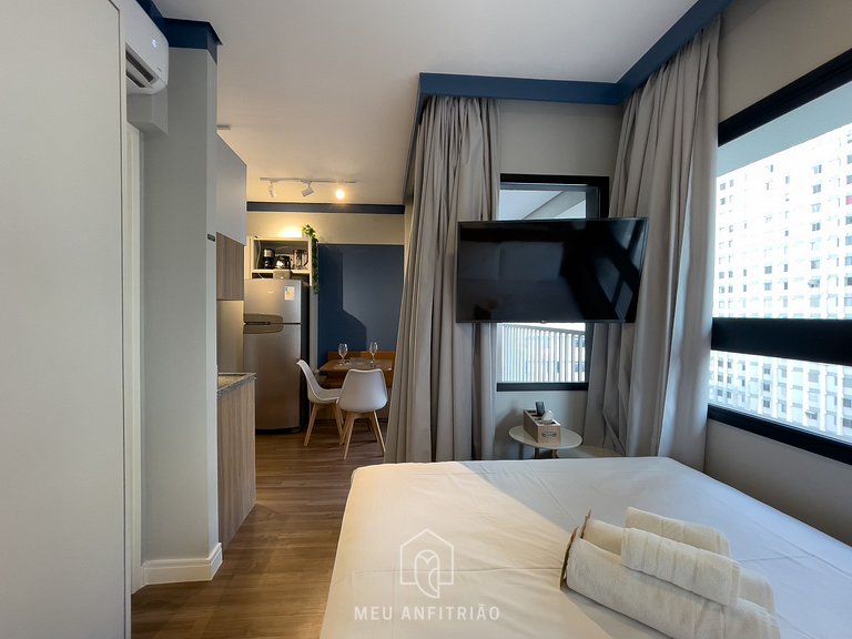 2 pessoas, lazer ao lado do metrô Oscar Freire