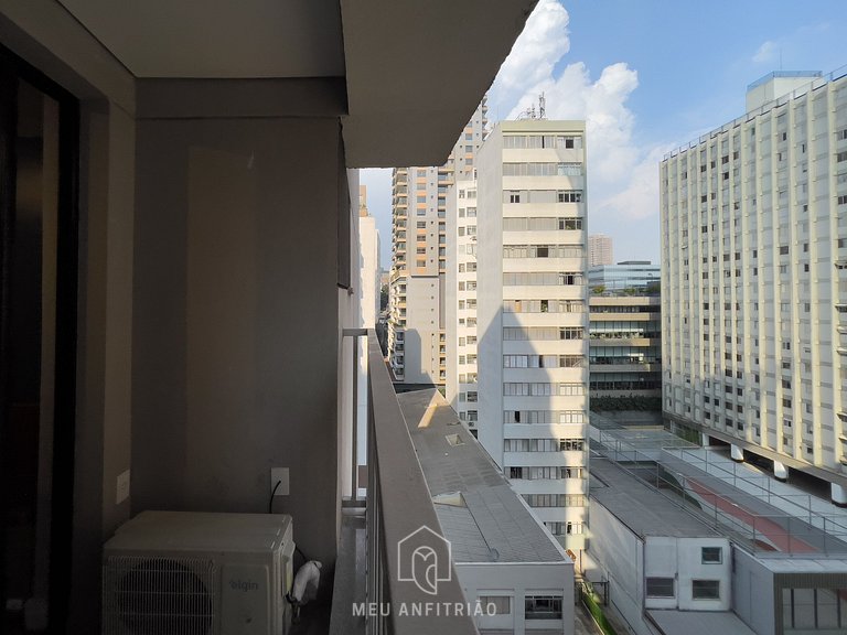 2 people, leisure next to Oscar Freire subway