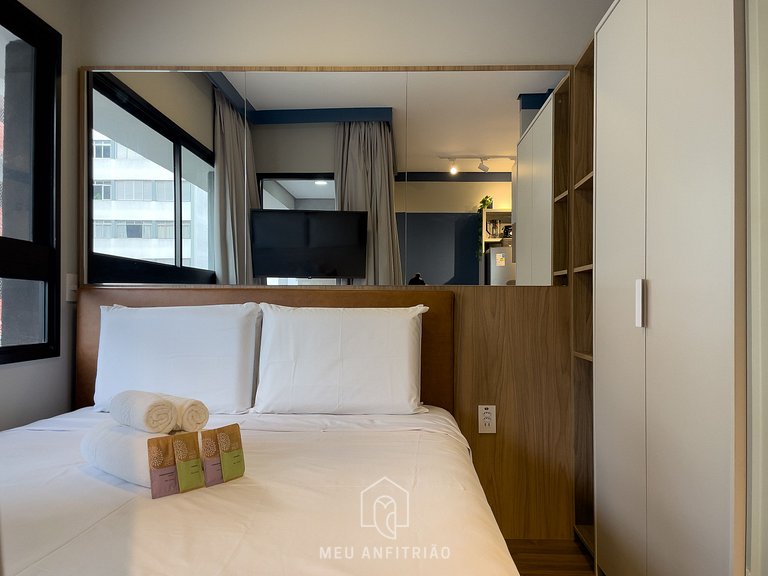 2 people, leisure next to Oscar Freire subway