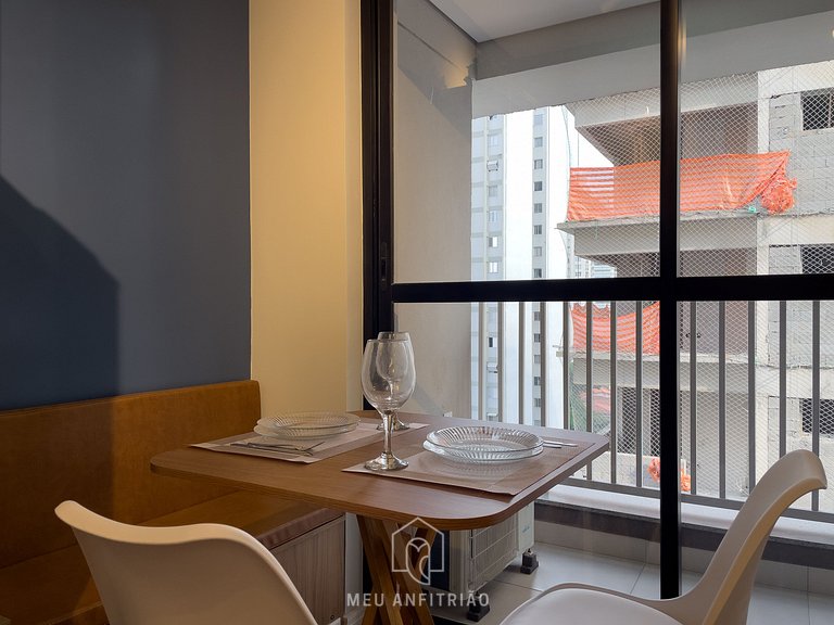 2 pessoas, lazer ao lado do metrô Oscar Freire