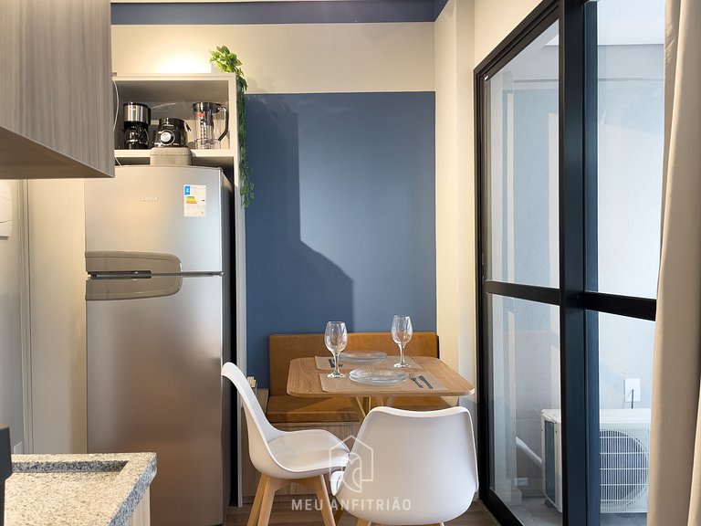 2 pessoas, lazer ao lado do metrô Oscar Freire