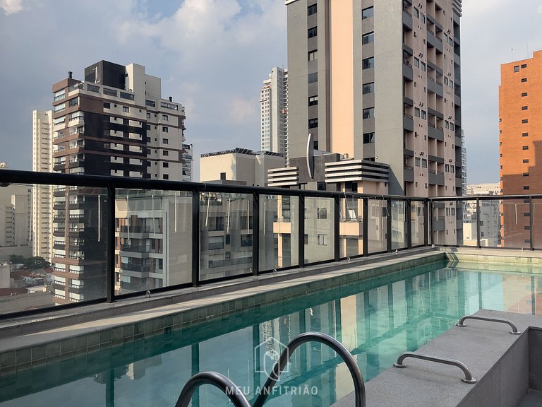 2 pessoas, lazer ao lado do metrô Oscar Freire