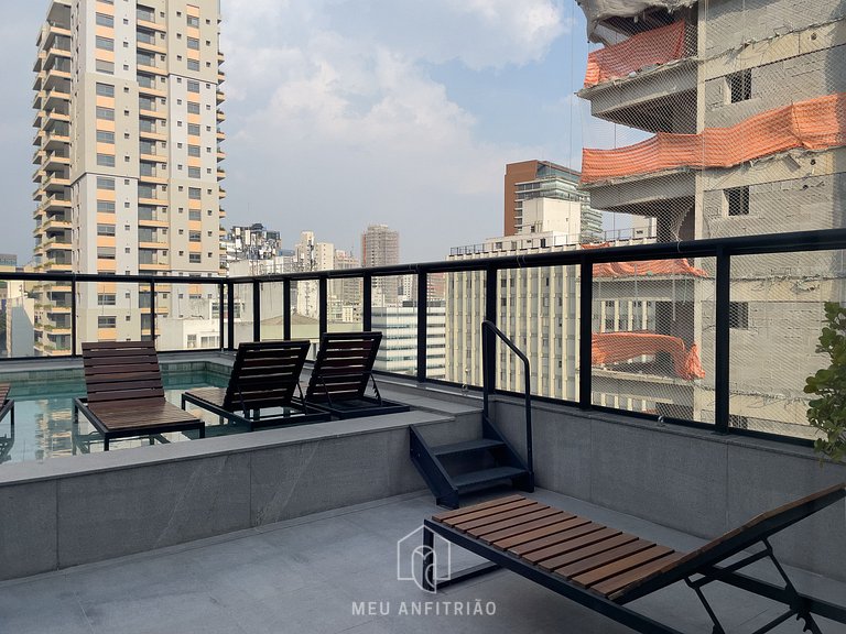 2 pessoas, lazer ao lado do metrô Oscar Freire