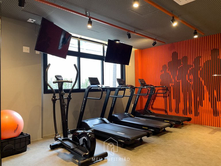 2 pessoas, lazer ao lado do metrô Oscar Freire