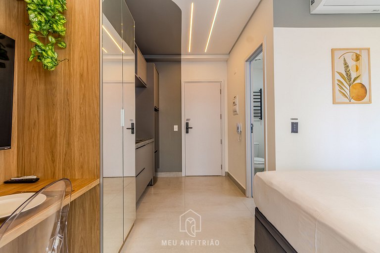 Cama queen, academia ao lado da Av. Santo Amaro