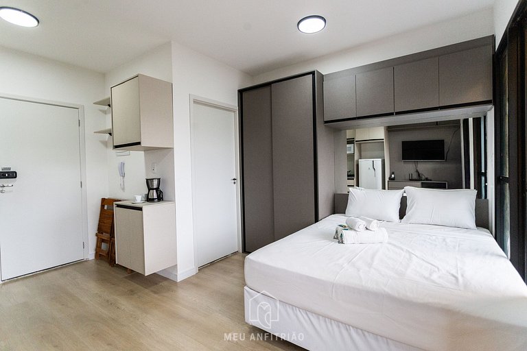 Full studio of 26m², balcony, 600m from the subway