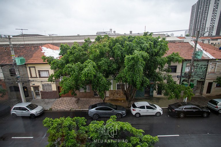 Full studio of 26m², balcony, 600m from the subway