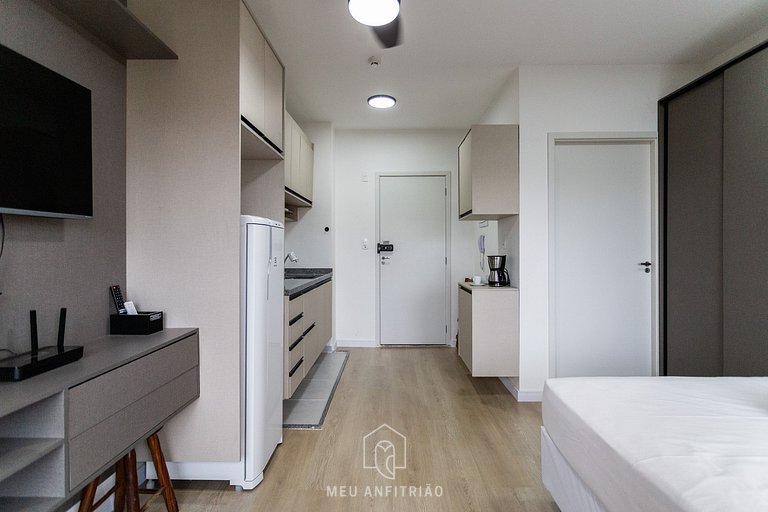 Full studio of 26m², balcony, 600m from the subway