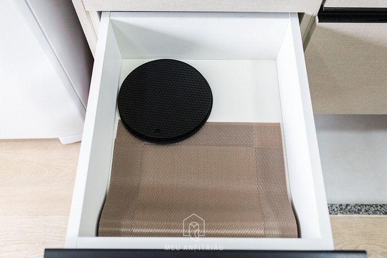 Studio completo de 26m², varanda, a 600m do metrô