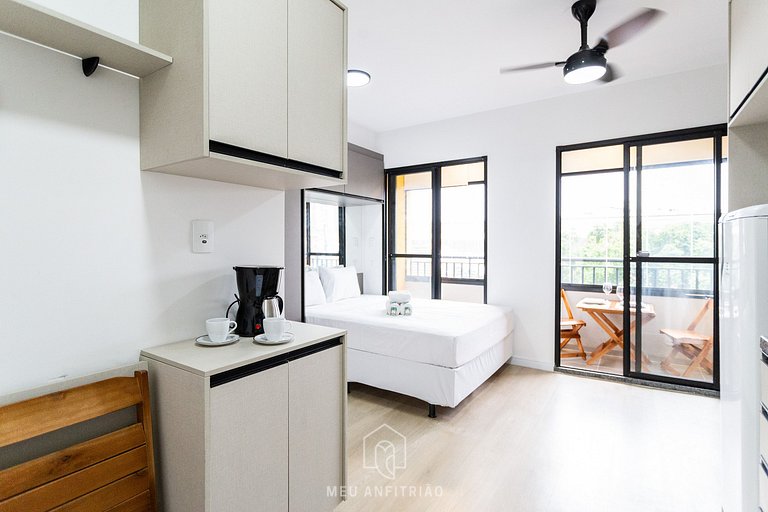 Studio completo de 26m², varanda, a 600m do metrô