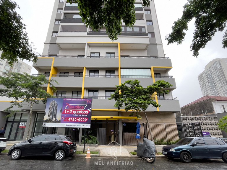 Full studio of 26m², balcony, 600m from the subway