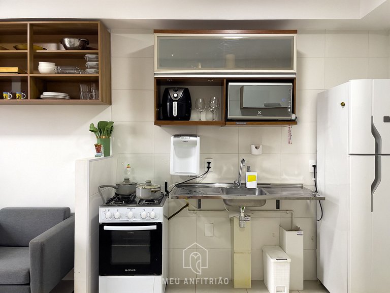 Apt w/ balcony and leisure near Nações Unidas Av.