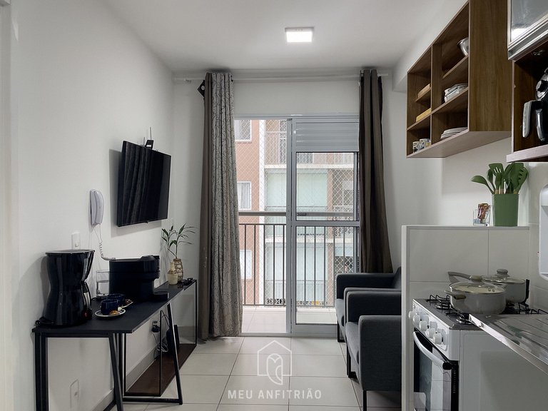 Apt w/ balcony and leisure near Nações Unidas Av.