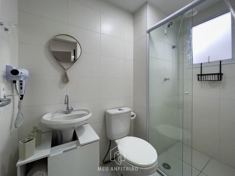 Apt w/ balcony and leisure near Nações Unidas Av.