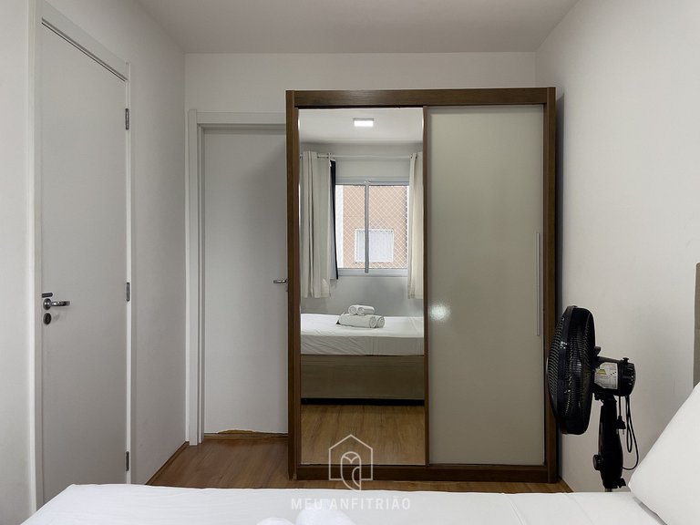 Apto c/ varanda e lazer perto da Av. Nações Unidas