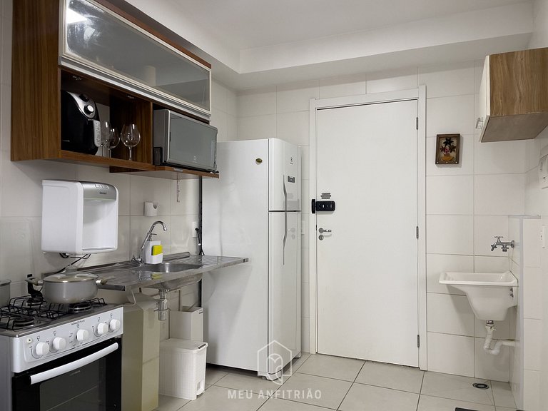 Apto c/ varanda e lazer perto da Av. Nações Unidas