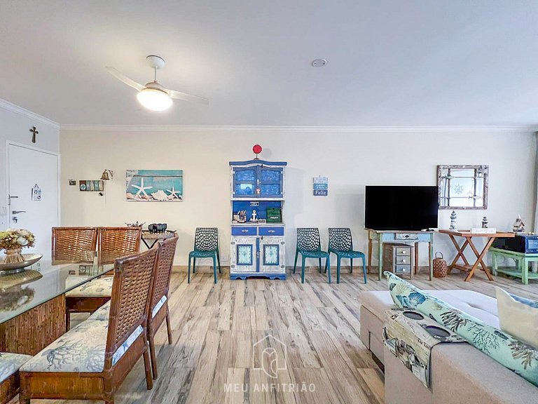 3-Bedroom Apartment with Barbecue at Enseada Beach