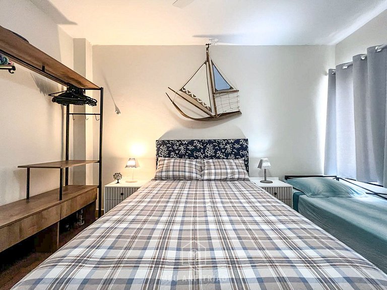 3-Bedroom Apartment with Barbecue at Enseada Beach