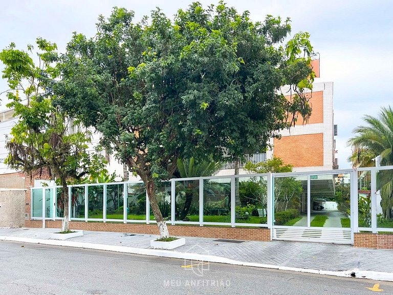 300m da praia | 133m² | Churrasqueira | 7 pessoas