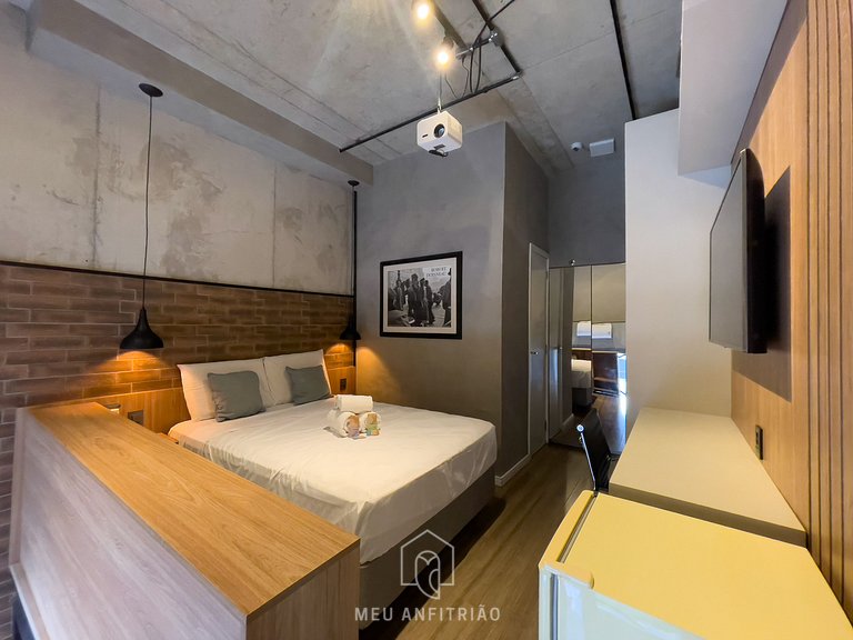 Loft completo perto do metrô na Vila Madalena