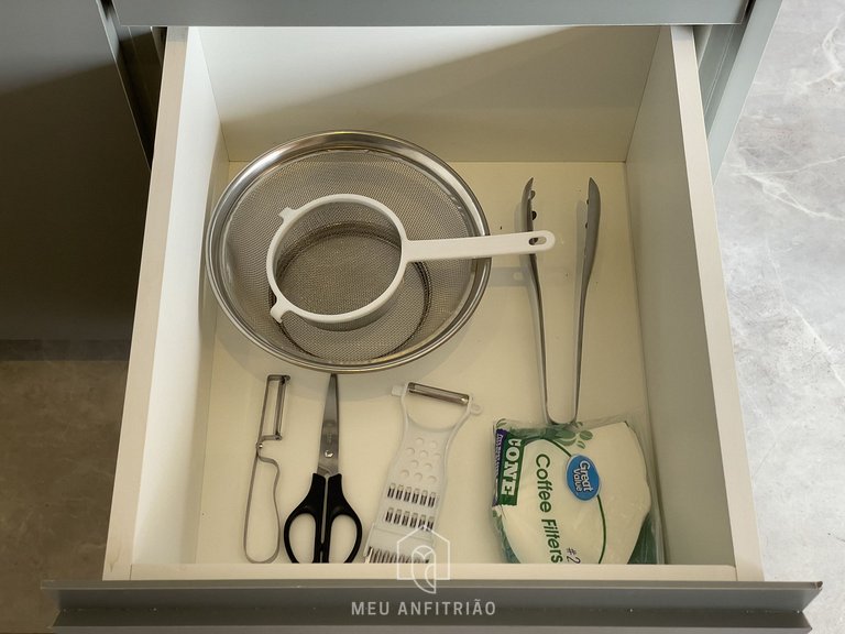 27m²| 2 pessoas| Piscina| Academia| 200m do metrô