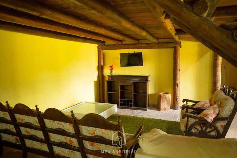 Farm House in Ibiúna with Pool and Soccer Field