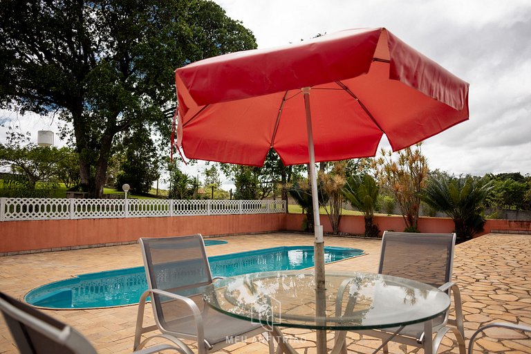 Chácara em Ibiúna com Piscina e Campo de Futebol