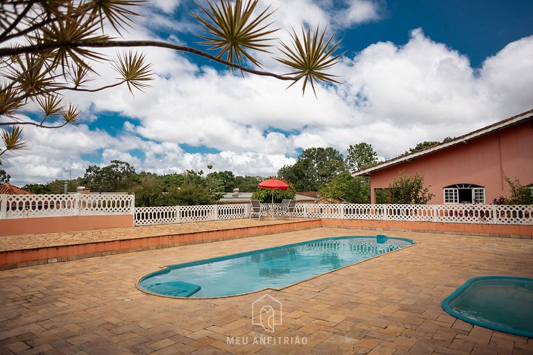 Finca en Ibiúna con Piscina y Cancha de Fútbol