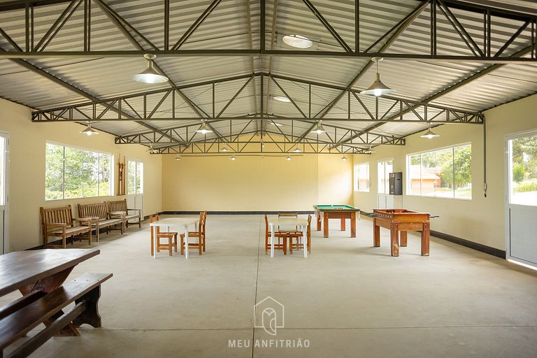 Farm House in Ibiúna with Pool and Soccer Field