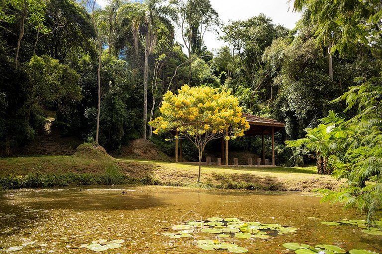 Chácara em Ibiúna com Piscina e Campo de Futebol