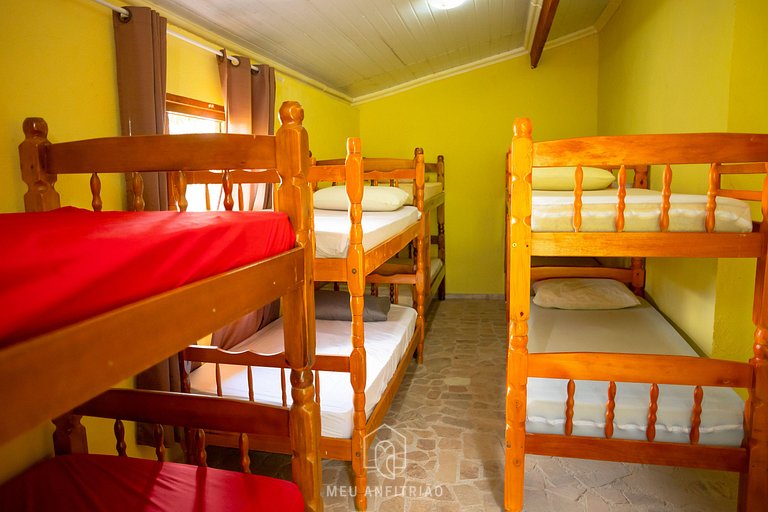 Finca en Ibiúna con Piscina y Cancha de Fútbol