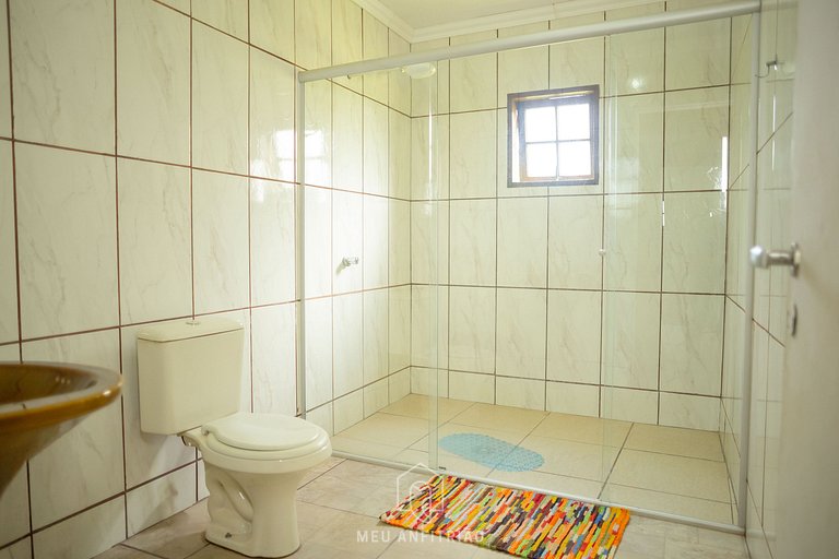 Chácara em Ibiúna com Piscina e Campo de Futebol