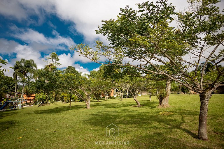 Farm House in Ibiúna with Pool and Soccer Field