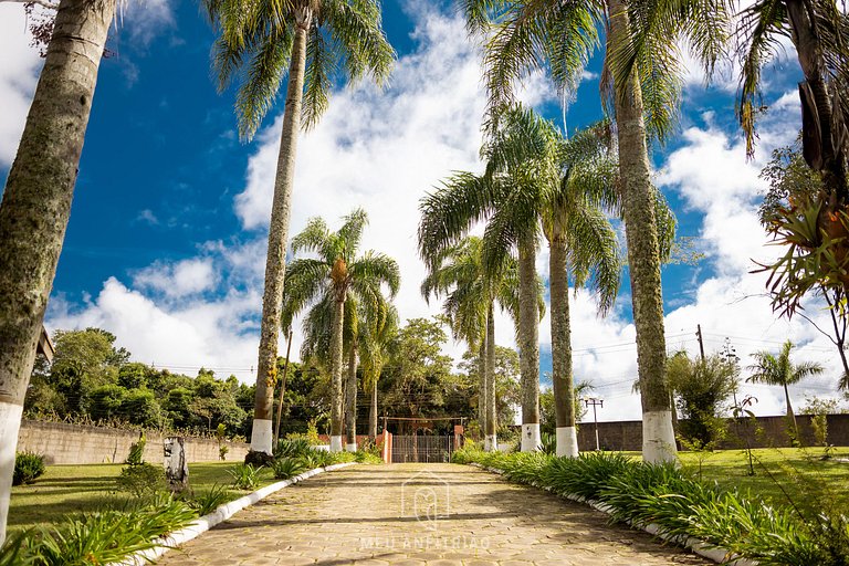 Farm House in Ibiúna with Pool and Soccer Field