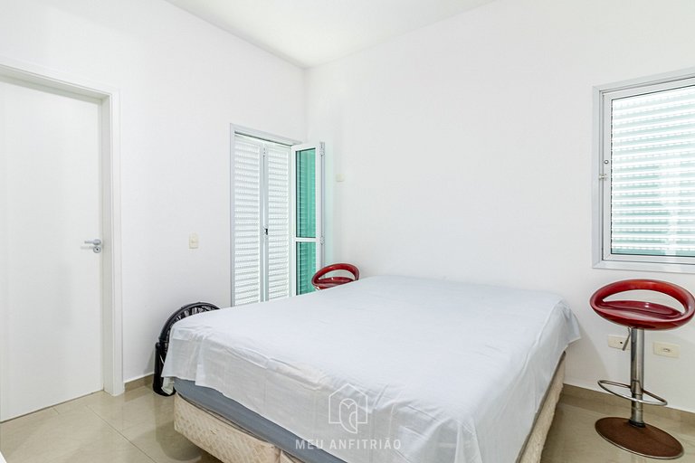 100m² | 3 suites | 300 metros de playa de Enseada