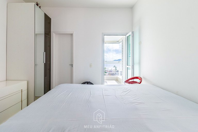 3-Suite Apartment with Sea View at Enseada Guarujá