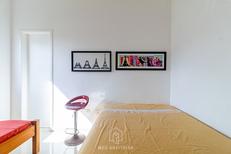 100m², 3 suites, 300 meters from Enseada Beach