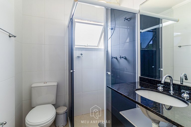 100m² | 3 suítes | Piscina | Sauna | 300m da praia