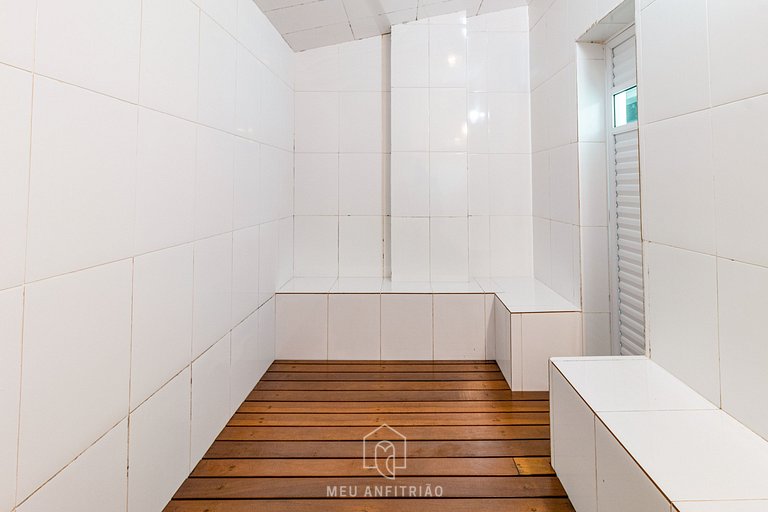 100m² | 3 suites | Pool | Sauna | 300m from beach