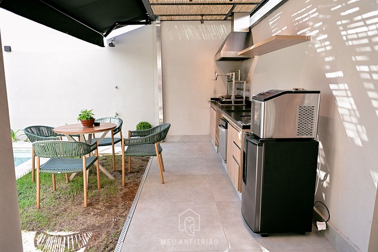 5 suites | Sauna | Swimming pool | 50m from beach