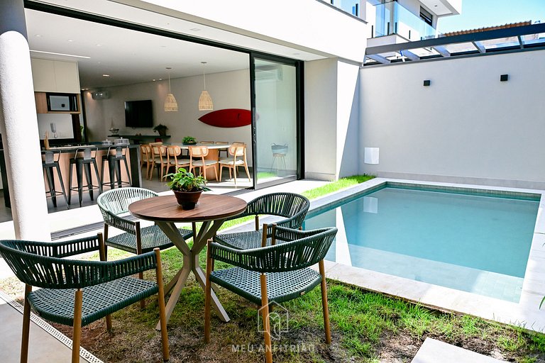 5 suítes | Sauna | Piscina | 50m da praia