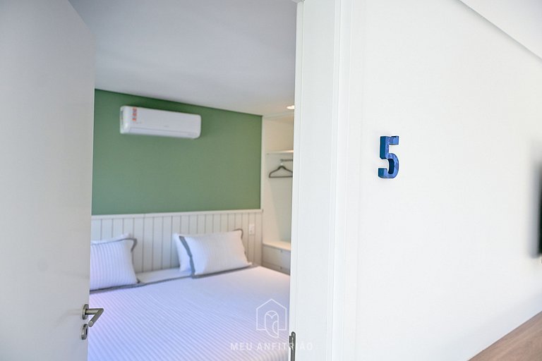 5 suítes | Sauna | Piscina | 50m da praia