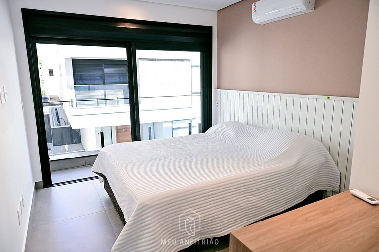 5 suites | Sauna | Swimming pool | 50m from beach