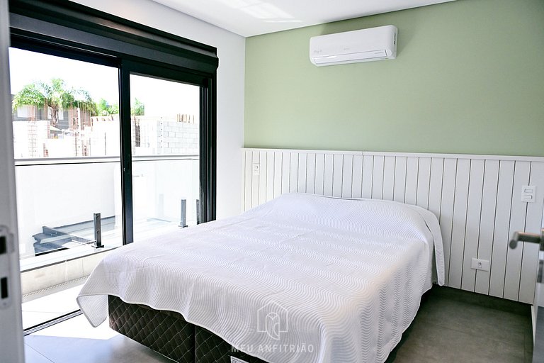 5 suites | Sauna | Swimming pool | 50m from beach