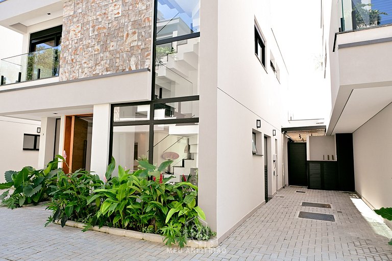 5 suítes | Sauna | Piscina | 50m da praia